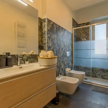 Modern & Bright 2 Bedroom Flat 50m From M4 Stop Lägenhet