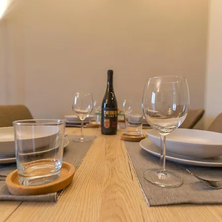 Modern & Bright 2 Bedroom Flat 50m From M4 Stop Διαμέρισμα Μιλάνο