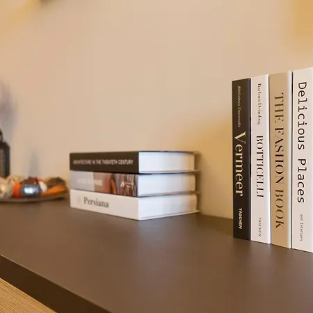 Modern & Bright 2 Bedroom Flat 50m From M4 Stop Διαμέρισμα *