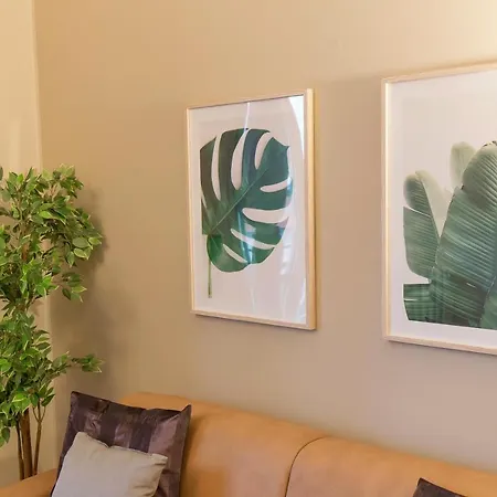 Modern & Bright 2 Bedroom Flat 50m From M4 Stop * Μιλάνο